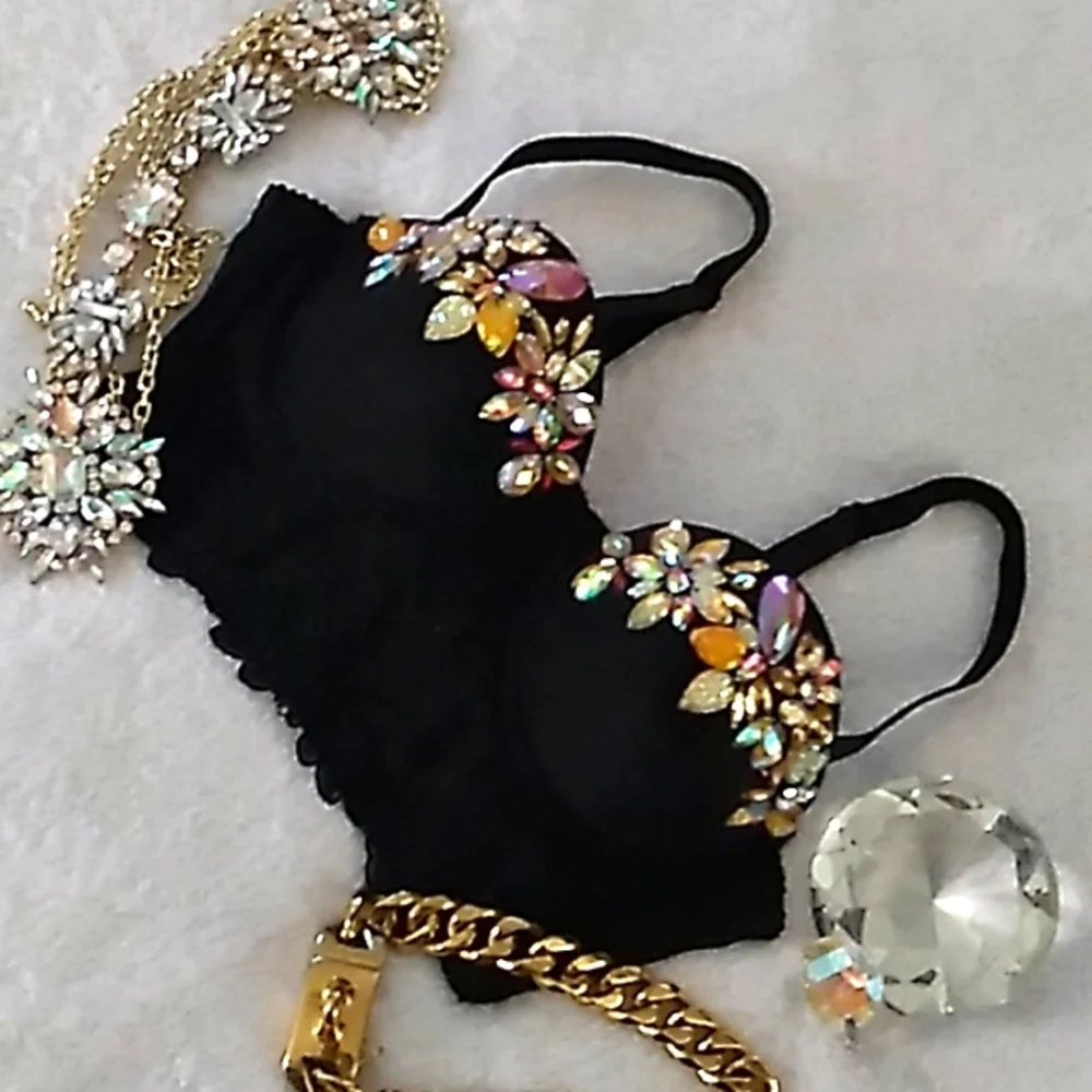 Beautiful bustier - Picture 1 of 12